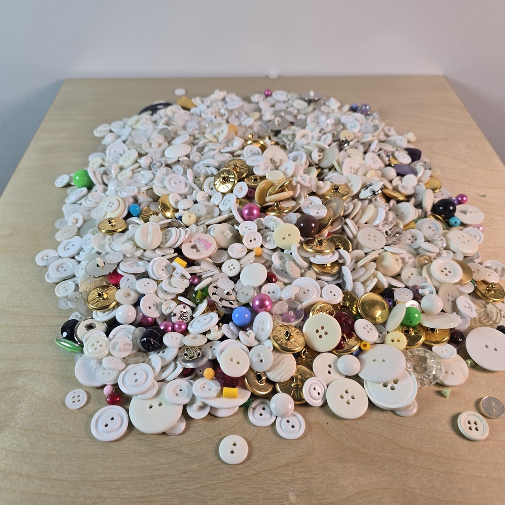 Assorted Vintage White and Gold Buttons 2.275 LB